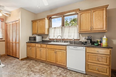 Step into timeless elegance with this beautifully preserved 1907 - photo 15