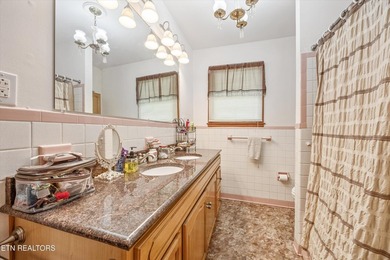 Step into timeless elegance with this beautifully preserved 1907 - photo 20
