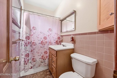 Step into timeless elegance with this beautifully preserved 1907 - photo 28