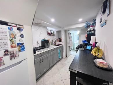 Beautiful 3-story Colonial single-family home in the heart of - photo 31