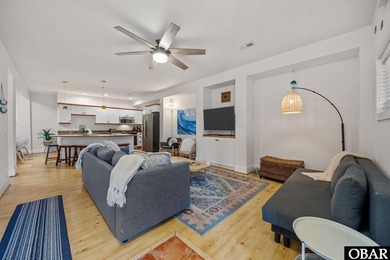 Exceptionally maintained and perfectly situated in an unbeatable - photo 2
