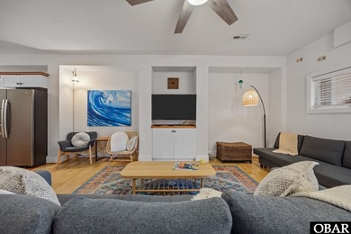 Exceptionally maintained and perfectly situated in an unbeatable - photo 4