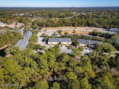 Move-in ready 2BR/2BA first-floor condo in gated Willow Ridge! - photo 38