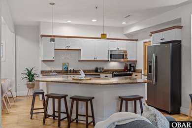 Exceptionally maintained and perfectly situated in an unbeatable - photo 8