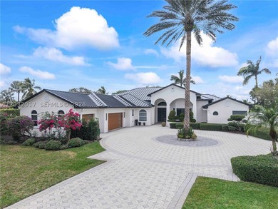 Experience luxury waterfront living in the highly sought-after - photo 1
