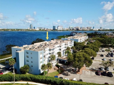 Clear Lake - Palm Beach County Condo For Sale in West Palm Beach Florida