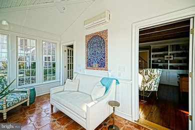 WATERFRONT HOME - ROOTED IN HISTORY Experience the brilliant - photo 19