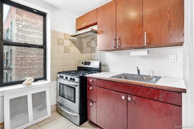 Bright and skillfully updated Junior 1BR on one of the most - photo 23