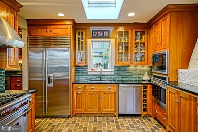 WATERFRONT HOME - ROOTED IN HISTORY Experience the brilliant - photo 30