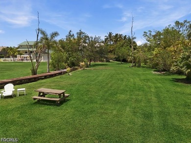 Welcome to your own private Gulf Coast paradise, where luxury - photo 32