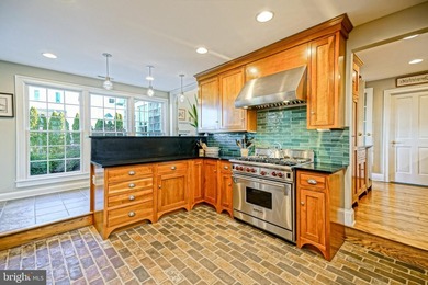 WATERFRONT HOME - ROOTED IN HISTORY Experience the brilliant - photo 34