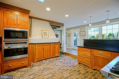 WATERFRONT HOME - ROOTED IN HISTORY Experience the brilliant - photo 35