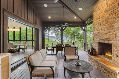 Welcome to a home defined by light, privacy, and effortless - photo 38