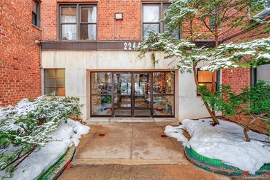 Bright and skillfully updated Junior 1BR on one of the most - photo 39