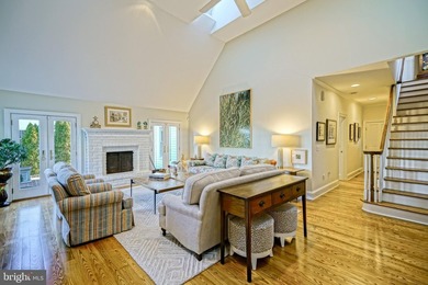 WATERFRONT HOME - ROOTED IN HISTORY Experience the brilliant - photo 46