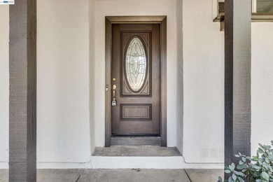 Welcome to this spacious and inviting 4-bedroom, 2.5-bathroom - photo 4