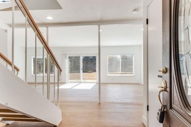 Welcome to this spacious and inviting 4-bedroom, 2.5-bathroom - photo 5