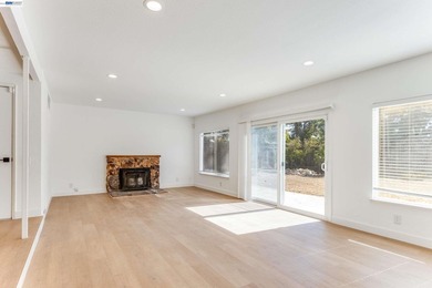 Welcome to this spacious and inviting 4-bedroom, 2.5-bathroom - photo 6