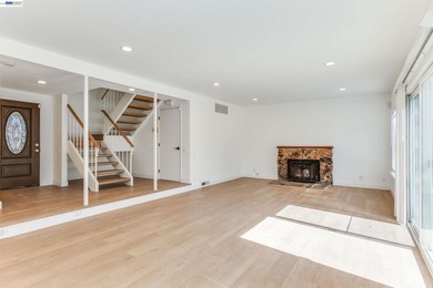 Welcome to this spacious and inviting 4-bedroom, 2.5-bathroom - photo 7