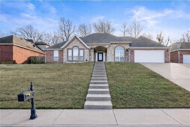 Lake Fayetteville Home For Sale in Springdale Arkansas