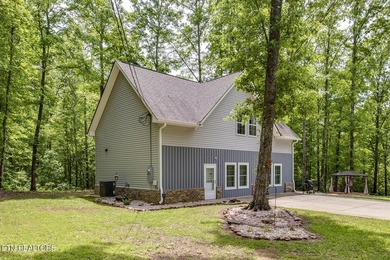 Are you looking for a private lake/water access home that is SOLD - photo 3