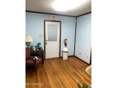 Looking for a Gulfport commercial property with built-in income - photo 8