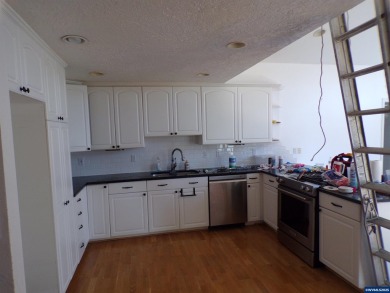 Wilark Park NW! Cul-De-Dac Charming 2 story home with recent