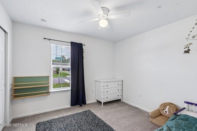 Bright and inviting 3-bedroom, 2-bath home on a spacious corner - photo 23