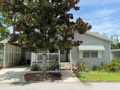 Mid Florida Lakes Area Home For Sale in Leesburg Florida