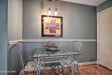 Motivated seller, bring an offer! This contemporary 1-bedroom