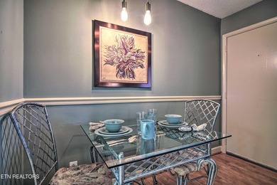 Motivated seller, bring an offer! This contemporary 1-bedroom