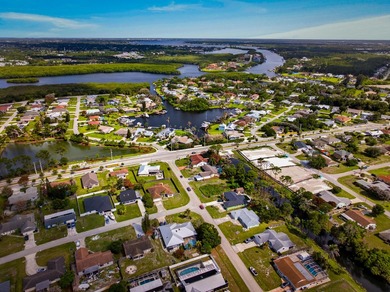 You can have a canal that is connected to the St. Lucie River - photo 6
