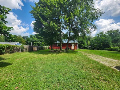 Bixler Lake Home For Sale in Kendallville Indiana