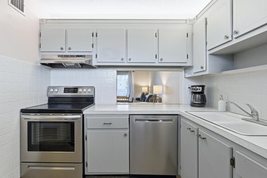 This beautifully maintained second floor, 2-bedroom, 1-bath - photo 2