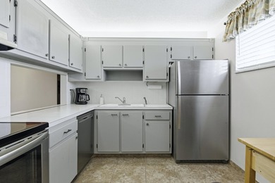 This beautifully maintained second floor, 2-bedroom, 1-bath - photo 3