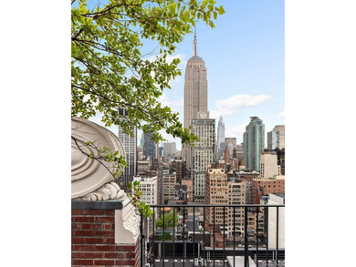 Some apartments have views. This one has a moving picture - photo 14