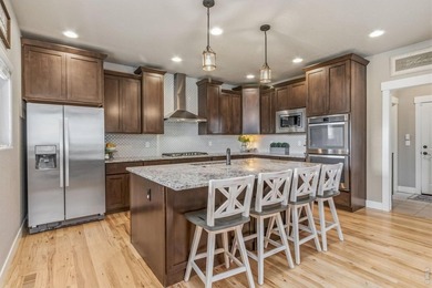 Welcome to this beautifully upgraded Bridgewater home offering 5 - photo 16