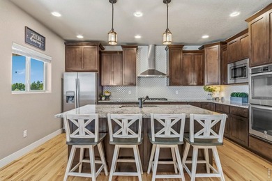 Welcome to this beautifully upgraded Bridgewater home offering 5 - photo 17