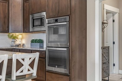 Welcome to this beautifully upgraded Bridgewater home offering 5 - photo 19