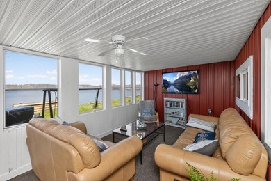 This 2-BD 2-BA 1,200-sq-ft home on a .28-acre lot w/ 90 ft of - photo 20