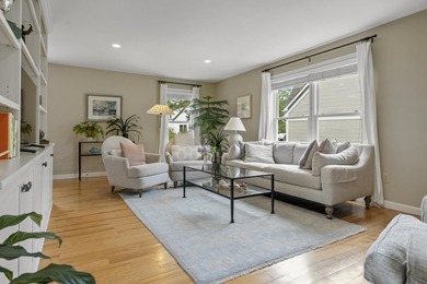 Welcome to this well-maintained, bright, and inviting home - photo 23
