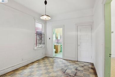 Tucked into a prime Oakland location just moments from Chinatown - photo 9