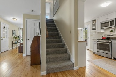 Welcome to this well-maintained, bright, and inviting home - photo 29