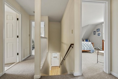 Welcome to this well-maintained, bright, and inviting home - photo 30