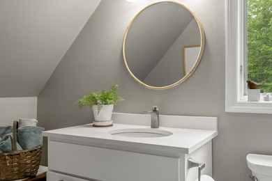Welcome to this well-maintained, bright, and inviting home - photo 40