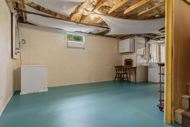 Welcome to this well-maintained, bright, and inviting home - photo 43