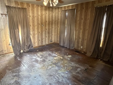 Opportunity awaits with this 4-bedroom, 1-bath home located in - photo 3