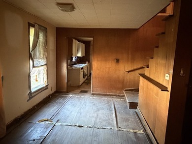 Opportunity awaits with this 4-bedroom, 1-bath home located in - photo 4