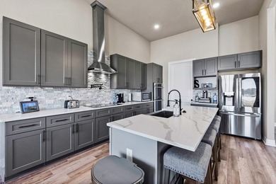 Welcome to this beautifully designed 4-bedroom, 2-bath home in - photo 20