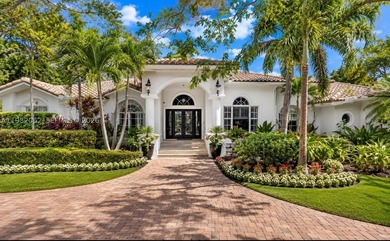 Located on a quiet street in the heart of Pinecrest, this - photo 2